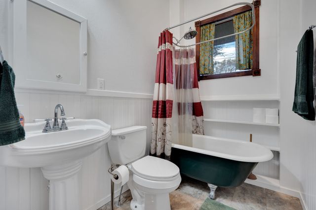 312 W 8th Street, Ferris, TX 75125