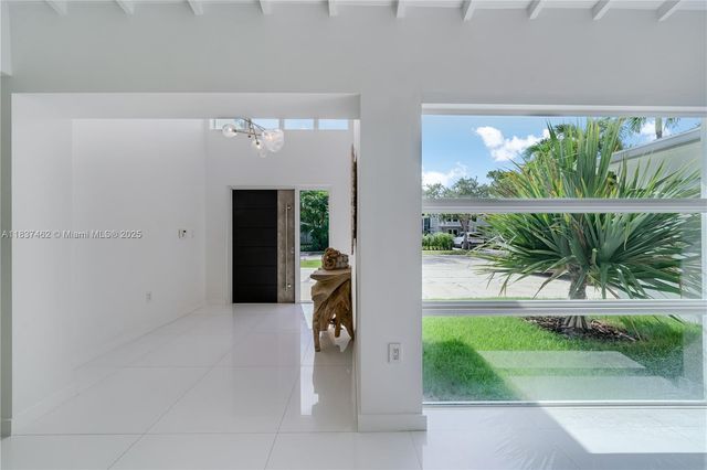 475 Woodcrest Rd, Key Biscayne, FL 33149