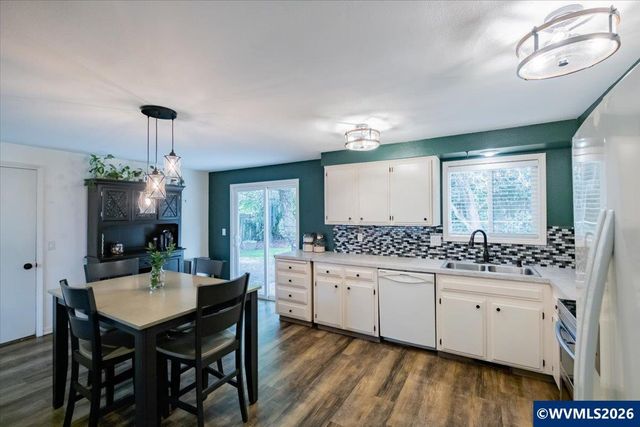 1475 Seattle Slew Dr SE, Salem, OR 97317
