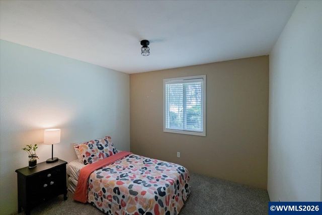 1475 Seattle Slew Dr SE, Salem, OR 97317