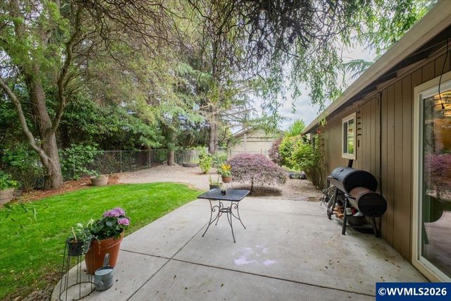 1475 Seattle Slew Dr SE, Salem, OR 97317