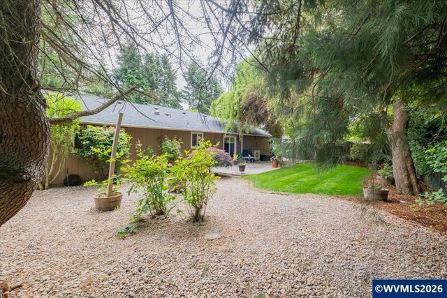 1475 Seattle Slew Dr SE, Salem, OR 97317