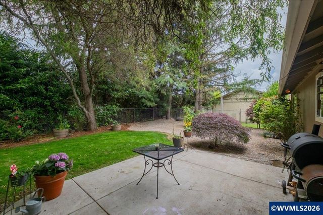 1475 Seattle Slew Dr SE, Salem, OR 97317