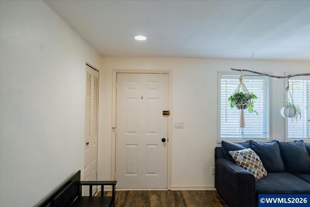 1475 Seattle Slew Dr SE, Salem, OR 97317