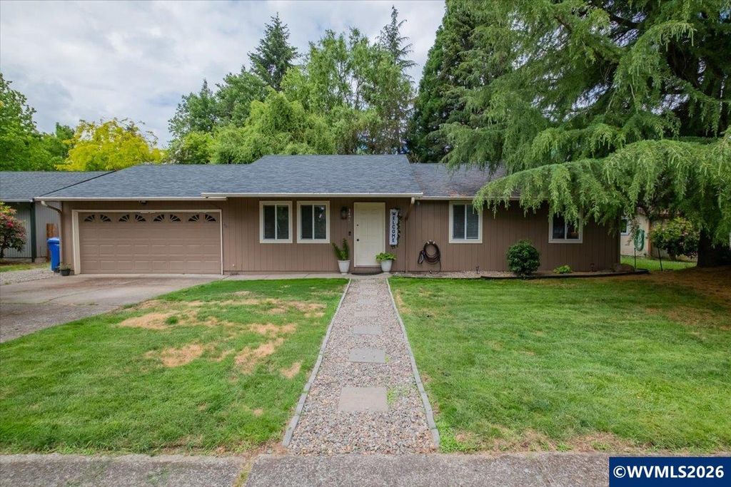 1475 Seattle Slew Dr SE, Salem, OR 97317
