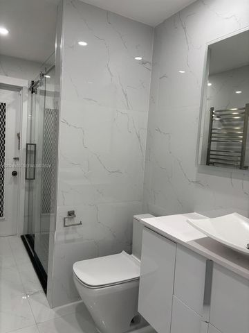 8460 NW 21st St, Sunrise, FL 33322