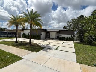 8460 NW 21st St, Sunrise, FL 33322