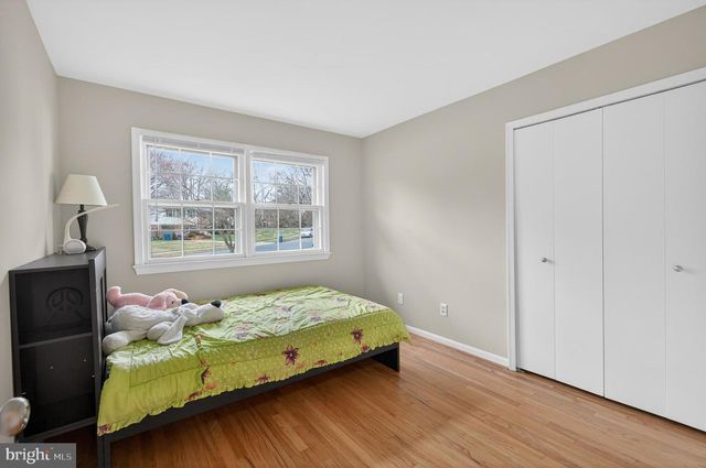 4815 WAKEFIELD CHAPEL RD, Annandale, VA 22003