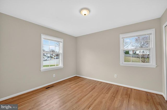 4815 WAKEFIELD CHAPEL RD, Annandale, VA 22003