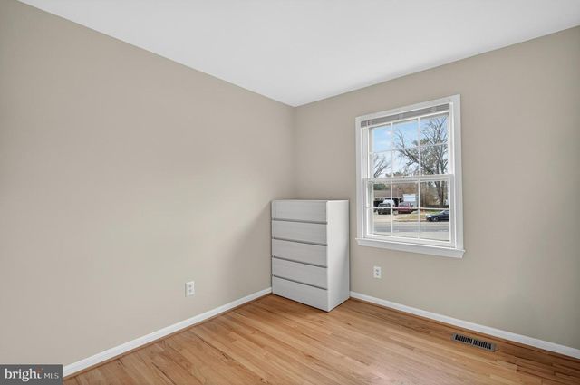 4815 WAKEFIELD CHAPEL RD, Annandale, VA 22003