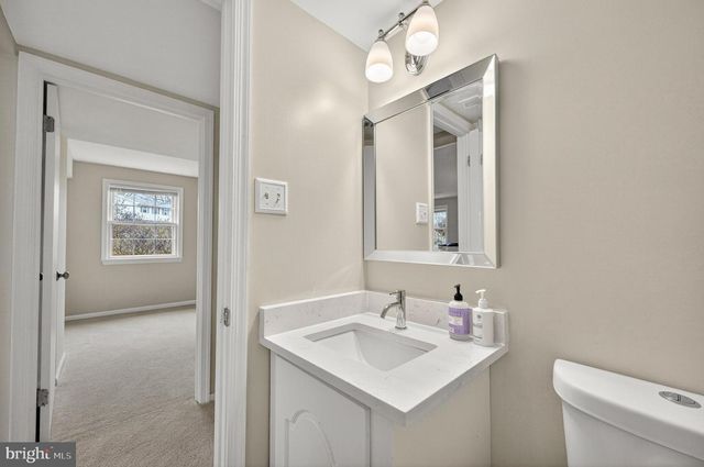 4815 WAKEFIELD CHAPEL RD, Annandale, VA 22003