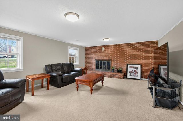 4815 WAKEFIELD CHAPEL RD, Annandale, VA 22003