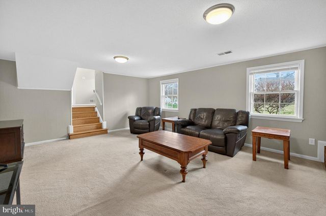 4815 WAKEFIELD CHAPEL RD, Annandale, VA 22003