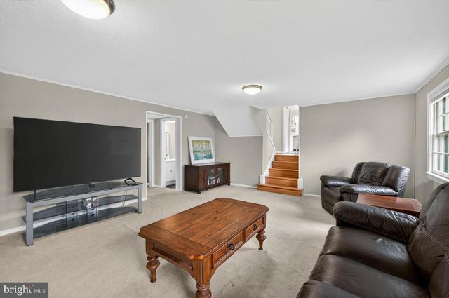 4815 WAKEFIELD CHAPEL RD, Annandale, VA 22003