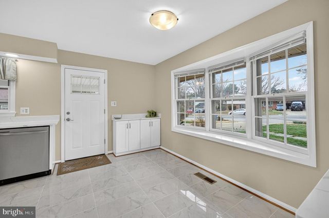 4815 WAKEFIELD CHAPEL RD, Annandale, VA 22003