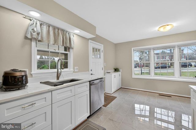 4815 WAKEFIELD CHAPEL RD, Annandale, VA 22003