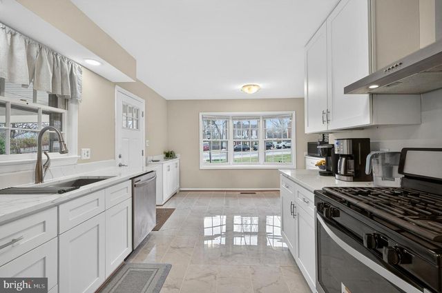 4815 WAKEFIELD CHAPEL RD, Annandale, VA 22003