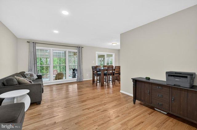 4815 WAKEFIELD CHAPEL RD, Annandale, VA 22003