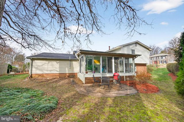 4815 WAKEFIELD CHAPEL RD, Annandale, VA 22003