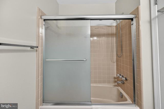 4815 WAKEFIELD CHAPEL RD, Annandale, VA 22003