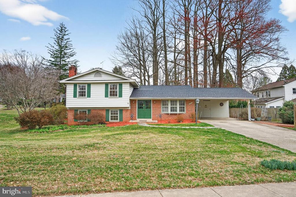 4815 WAKEFIELD CHAPEL RD, Annandale, VA 22003