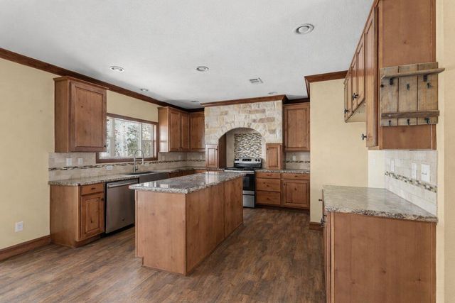 186 La Selva DR, Elgin, TX 78621