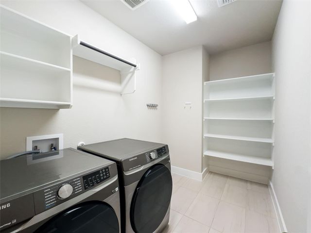 337 Alicante LN, Liberty Hill, TX 78642