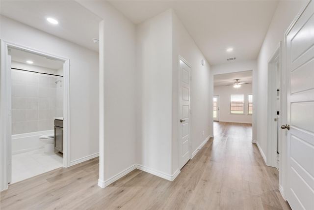 727 Dove Haven Way, Lavon, TX 75166