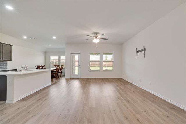 727 Dove Haven Way, Lavon, TX 75166