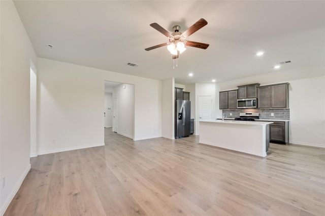 727 Dove Haven Way, Lavon, TX 75166