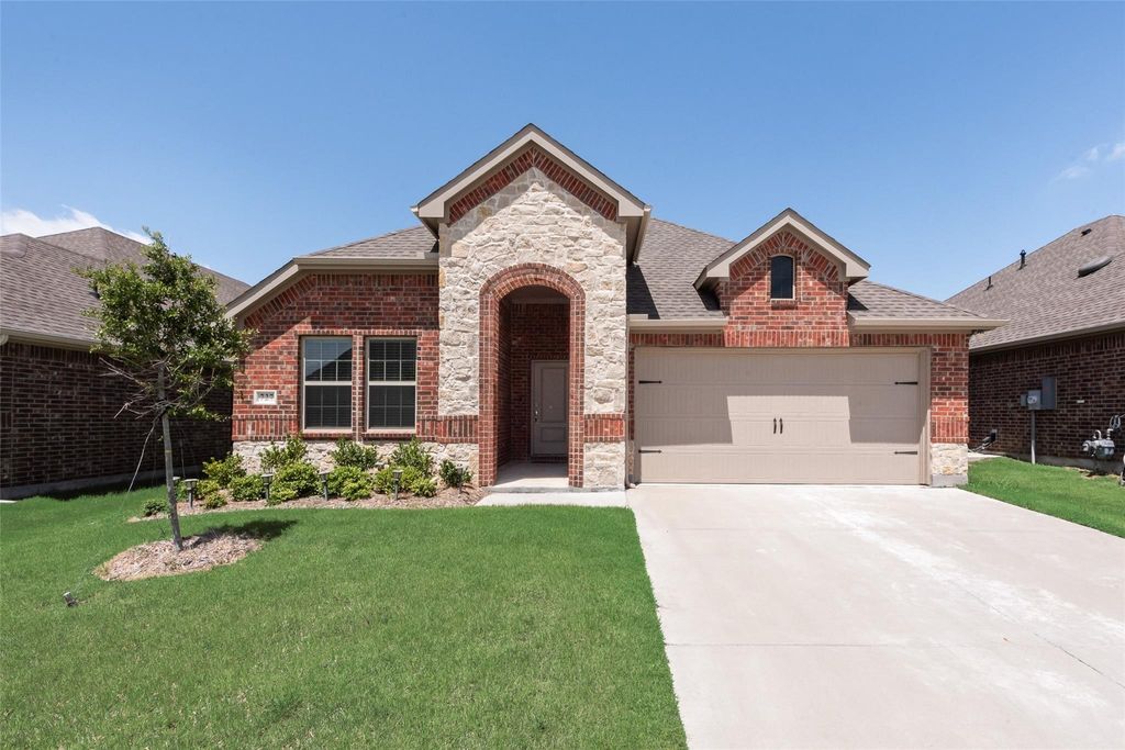 727 Dove Haven Way, Lavon, TX 75166