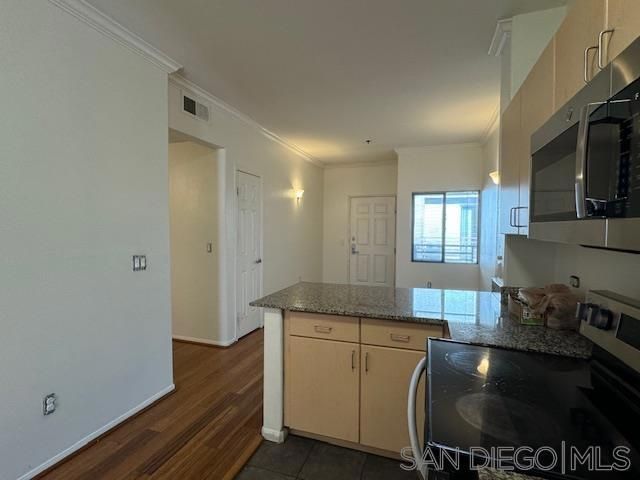1643 6th Ave 408, San Diego, CA 92101