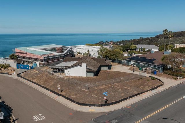 8504 Prestwick Dr, La Jolla, CA 92037