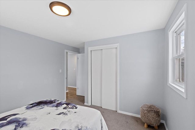 2031 Terry LANE, De Pere, WI 54115