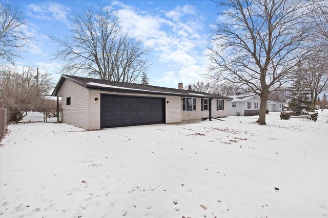 2031 Terry LANE, De Pere, WI 54115