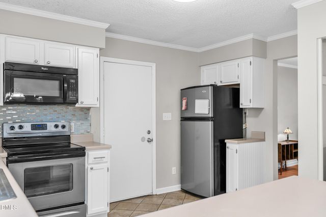 16 Meadowcrest Drive, Durham, NC 27703