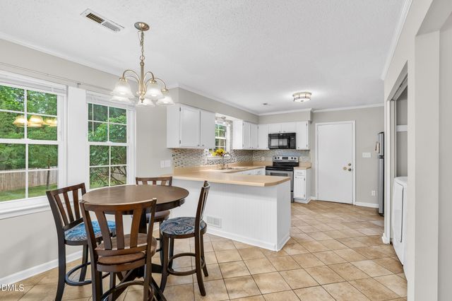 16 Meadowcrest Drive, Durham, NC 27703
