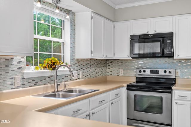 16 Meadowcrest Drive, Durham, NC 27703