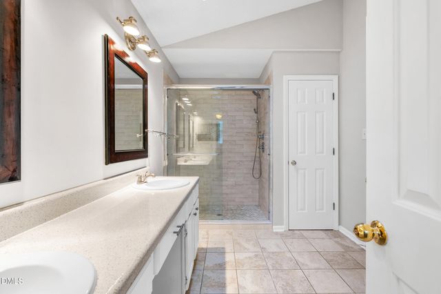 16 Meadowcrest Drive, Durham, NC 27703