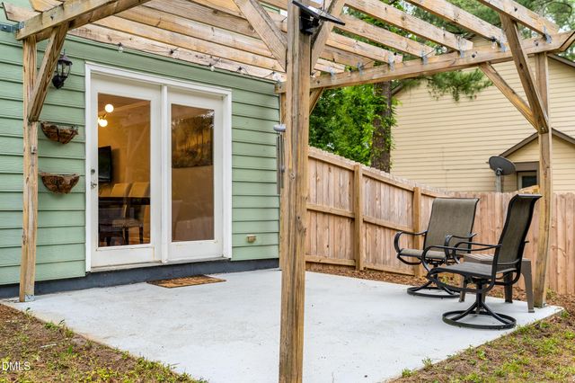 16 Meadowcrest Drive, Durham, NC 27703