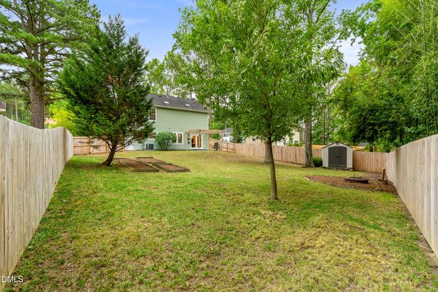 16 Meadowcrest Drive, Durham, NC 27703
