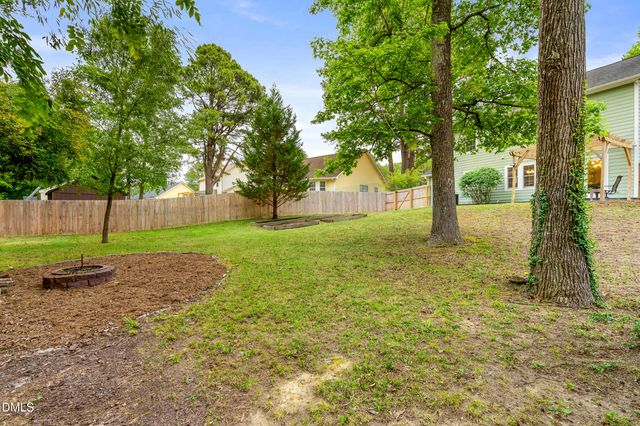 16 Meadowcrest Drive, Durham, NC 27703