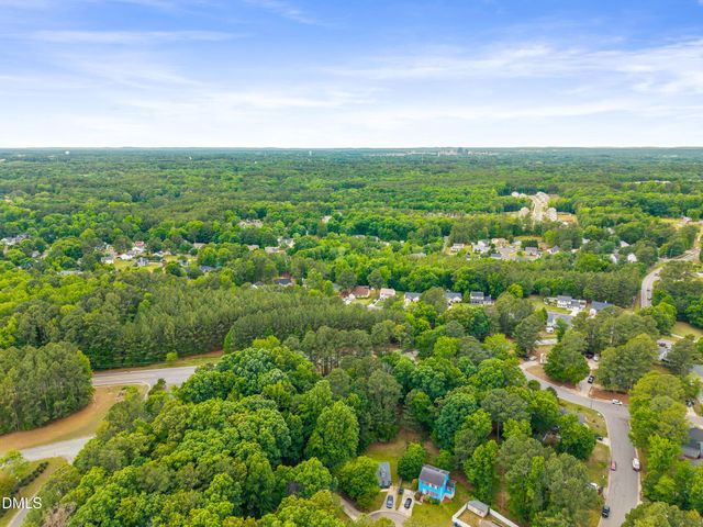 16 Meadowcrest Drive, Durham, NC 27703