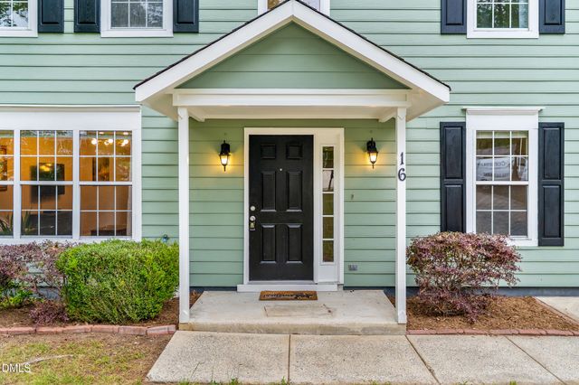 16 Meadowcrest Drive, Durham, NC 27703