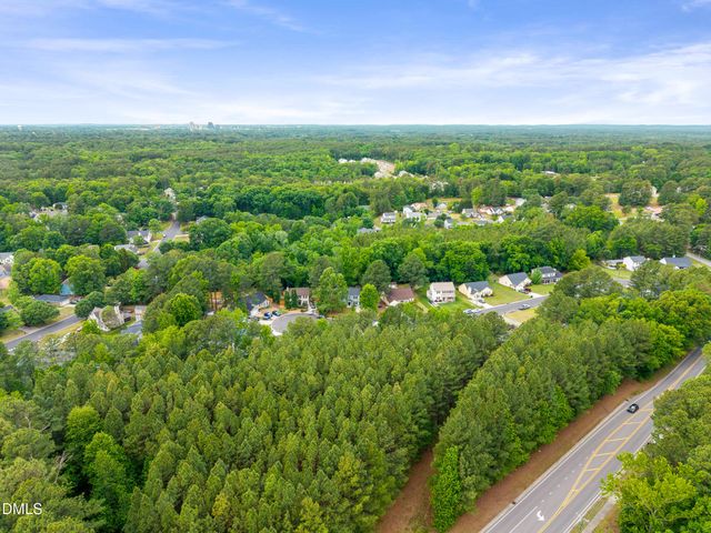 16 Meadowcrest Drive, Durham, NC 27703