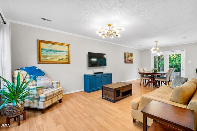 16 Meadowcrest Drive, Durham, NC 27703