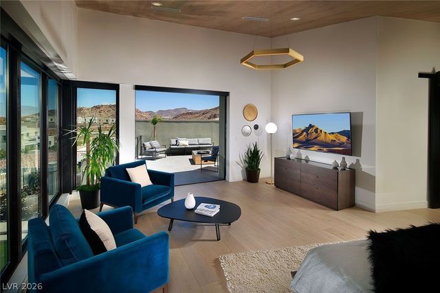 2240 Sky Pointe Ridge Drive, Henderson, NV 89052