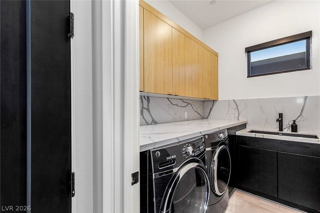 2240 Sky Pointe Ridge Drive, Henderson, NV 89052