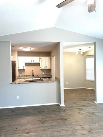 1654 N Timberline Drive, Fayetteville, AR 72704