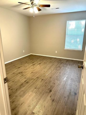 1654 N Timberline Drive, Fayetteville, AR 72704